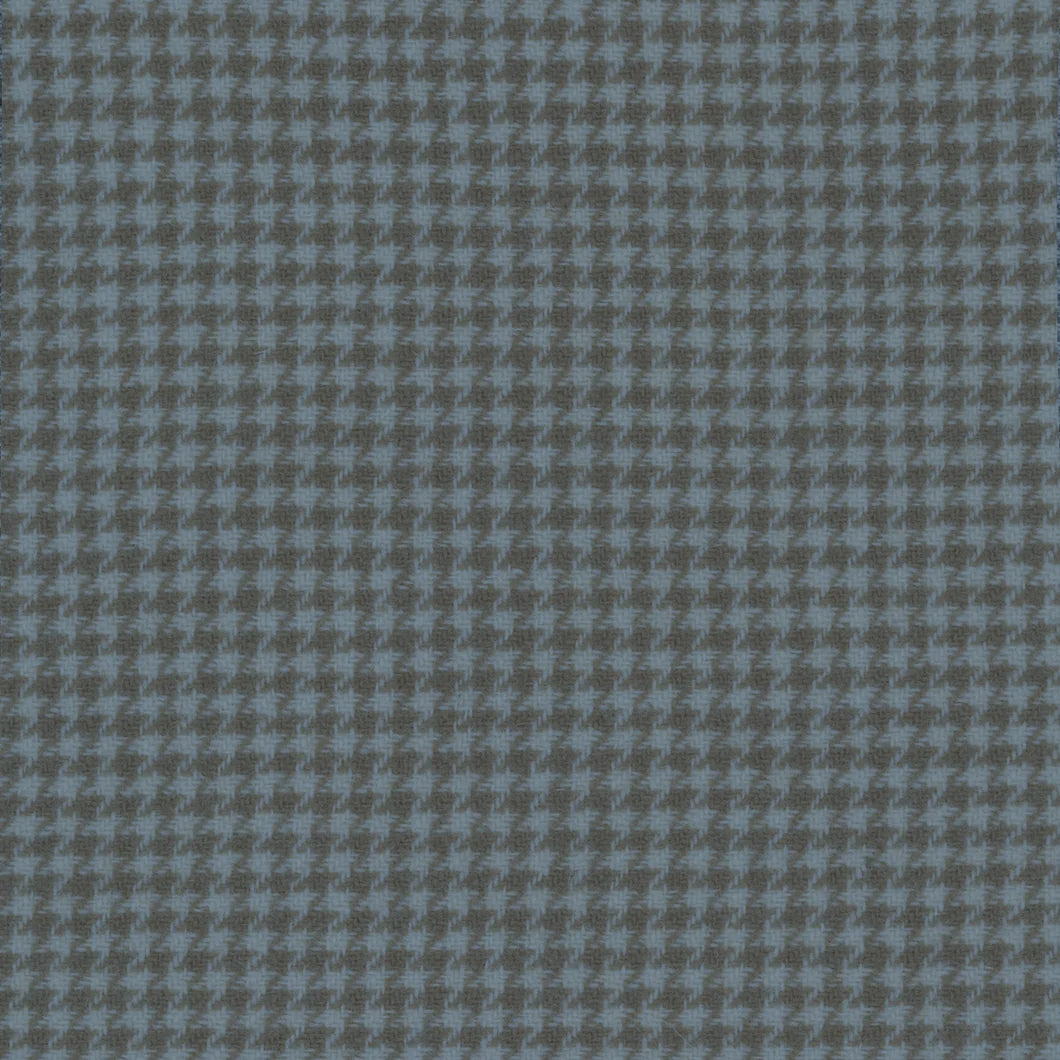 Houndstooth - Powder Blue, Hand dyed wool by Sue Spargo