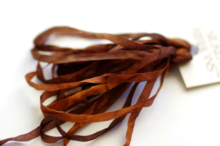 SR4 076 Chocolate Caramel - The Needle & Thread Emporium