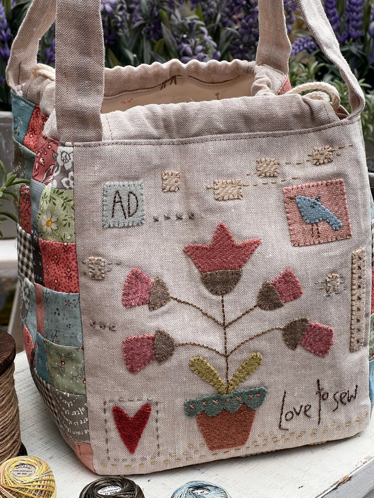 "LOVE TO SEW DRAWSTRING BAG" Pattern by Hatched and Patched