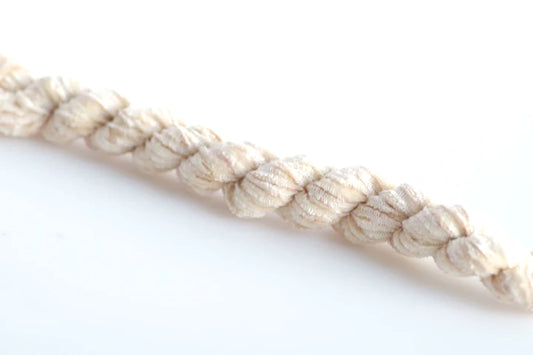 SC 404  Winter White - The Needle & Thread Emporium