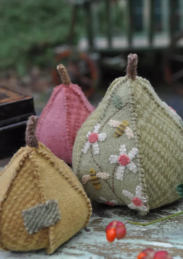 Pear Tree Pincushion Pattern Kit by Hatched and Patched, Anni Downs