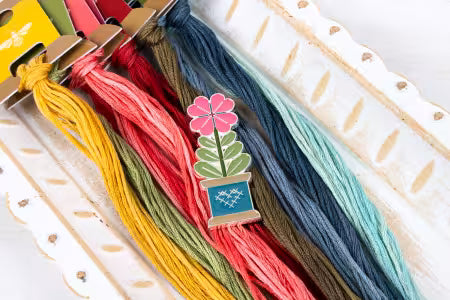 Flower Garden Needle Minder by Lori Holt - It's Sew Emma