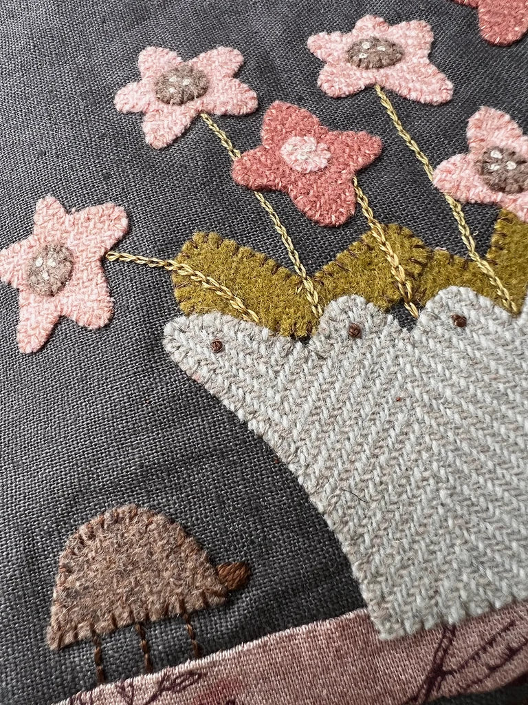 Be Kind Pouch Pattern by Hatched and Patched, Anni Downs, Hand Stitcher and Wool Applique