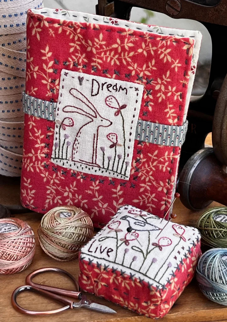 Live and Dream Sewing Set Pattern with Pre-printed Linen Panel by Hatched and Patched, Anni Downs